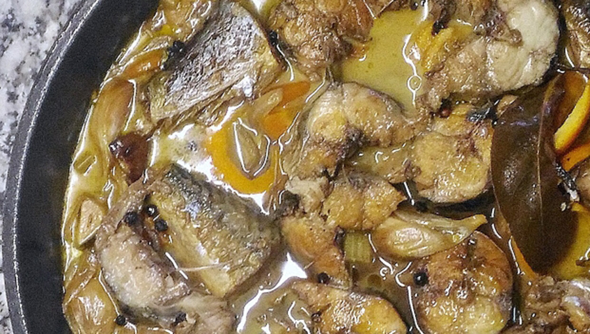 Verat en escabetx de taronja i aromes orientals