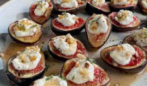 Figues rostides amb ricotta i mel