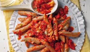 Macarrons de fajol amb bolonyesa de coliflor